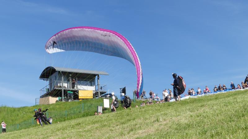 Paralotniarze na Górze Żar, Beskid Mały
