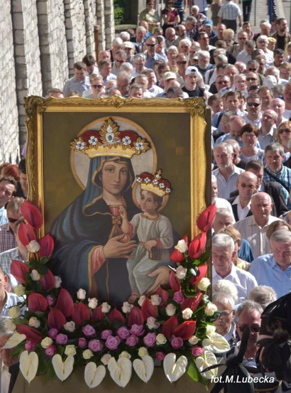 Godzina młodzieżowa i nabożeństwo majowe na piekarskim wzgórzu