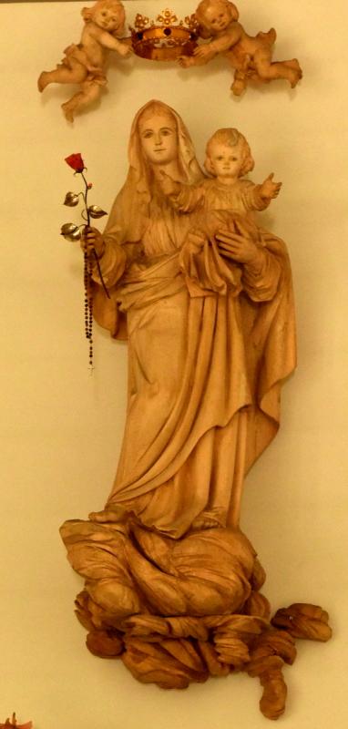 Figura Najświętszej Maryi Panny Królowej i Matki Pięknej Miłości