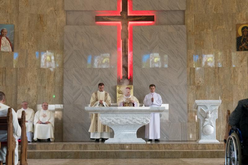 Poświęcenie kościoła filialnego w Kośmidrach, diecezja gliwicka