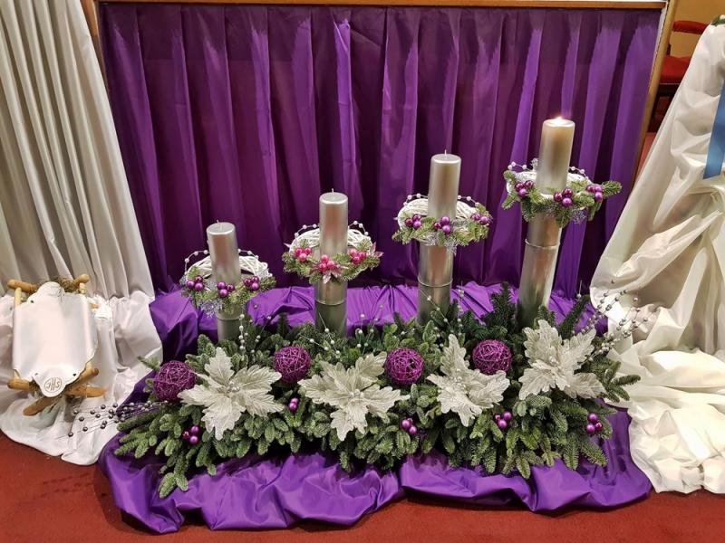 Adwentowe dekoracje w Sanktuarium Matki Bożej Pocieszenia w Lutogniewie