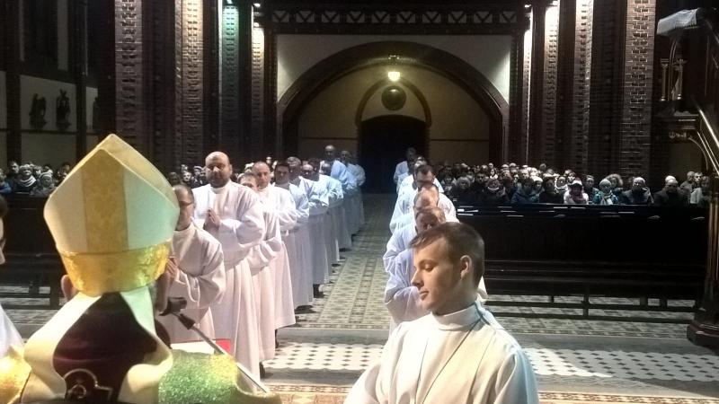 Ustanowienie Nadzwyczajnych Szafarzy Komunii Świętej - Diecezja Gliwicka