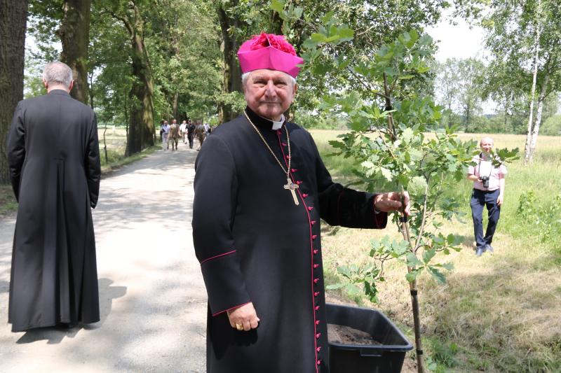 Bp Edward Janiak